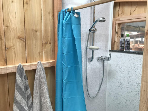 Pläne für den Bau einer Komposttoilette und Dusche